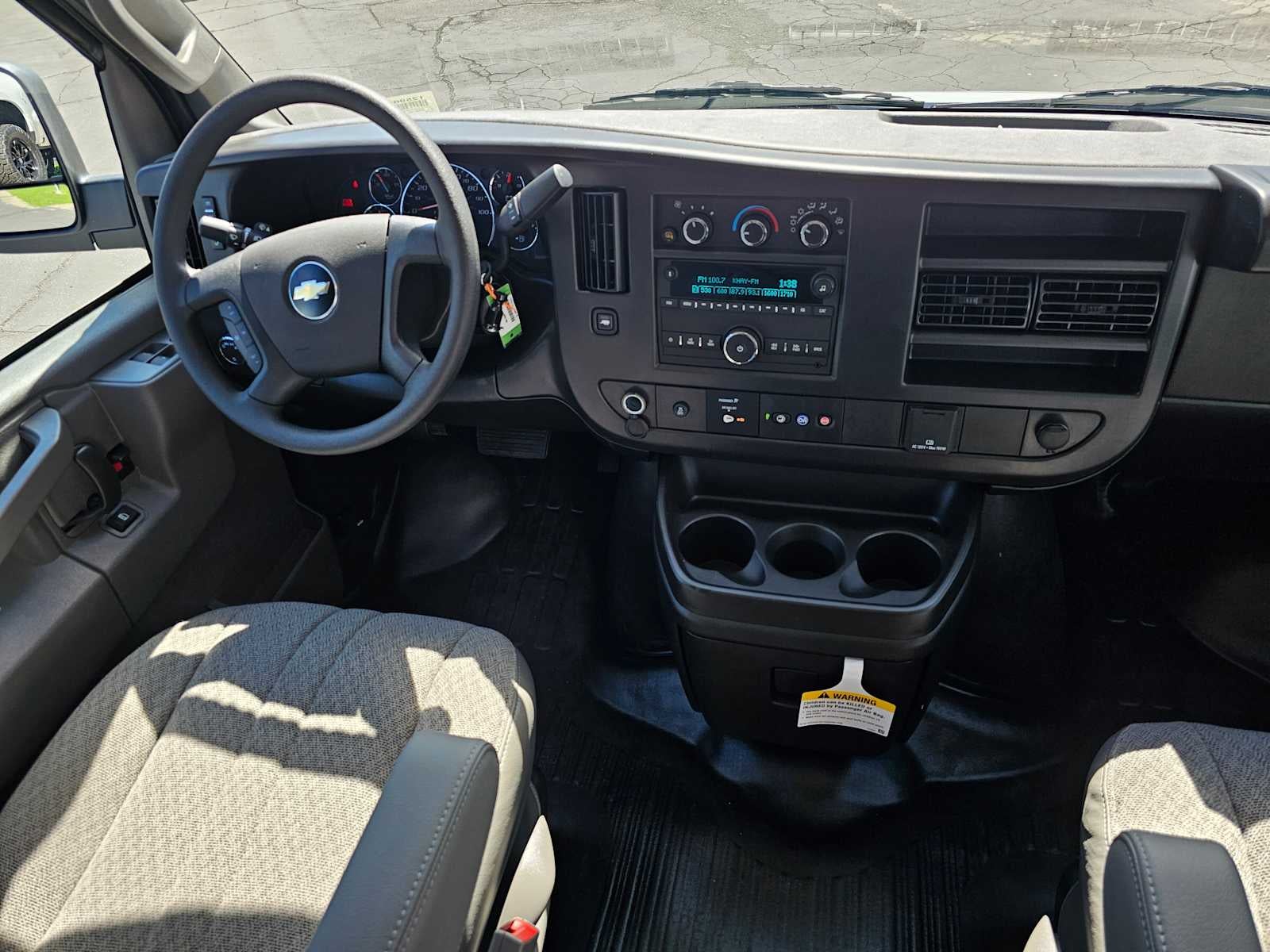 2025 Chevrolet Express Cargo 3500 WT