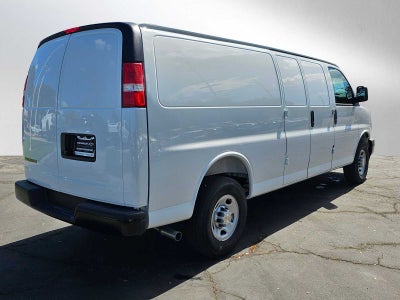 2025 Chevrolet Express Cargo 3500 WT