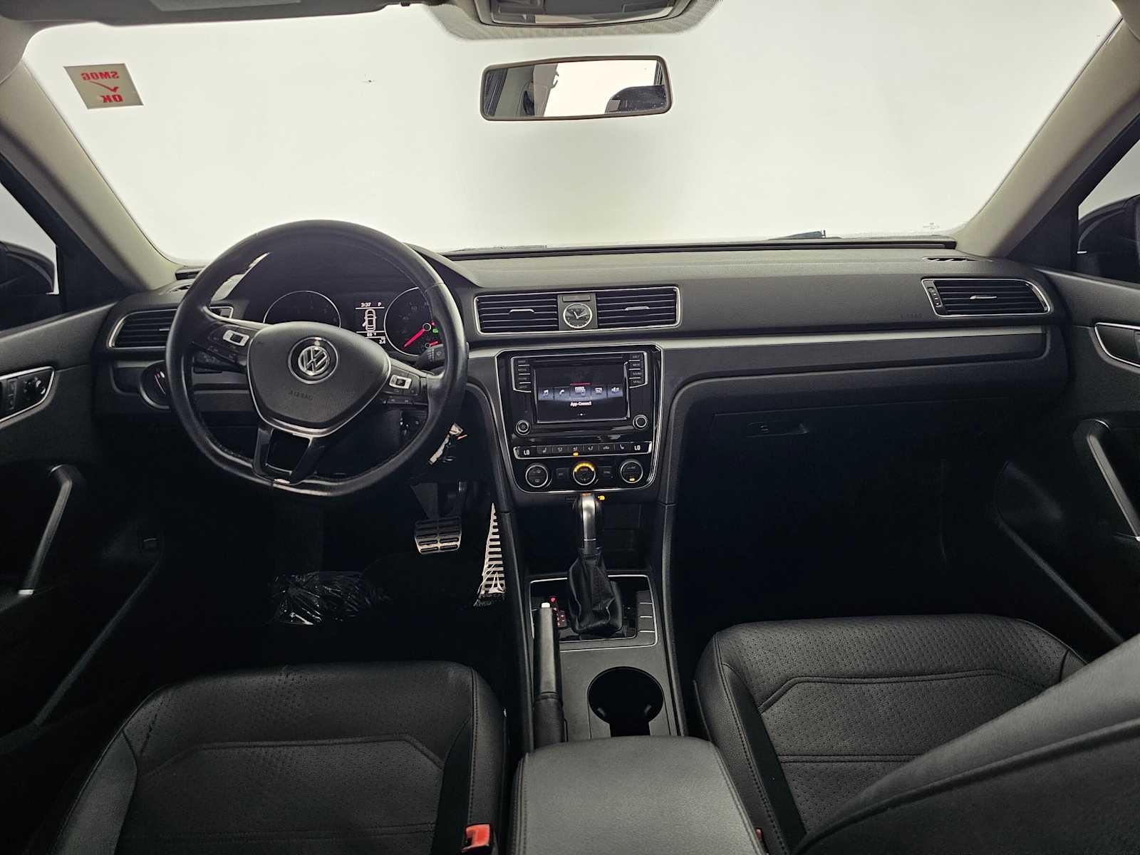 2017 Volkswagen Passat R-Line w/Comfort Pkg