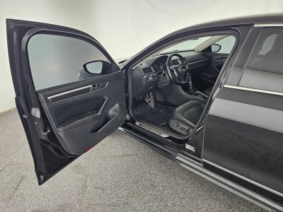 2017 Volkswagen Passat R-Line w/Comfort Pkg