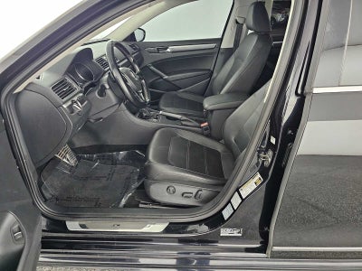 2017 Volkswagen Passat R-Line w/Comfort Pkg