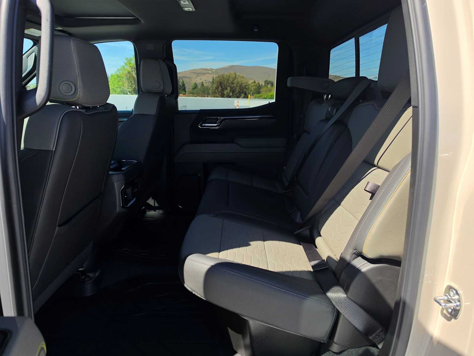 2026 Chevrolet Silverado 1500 ZR2 - Photo 17