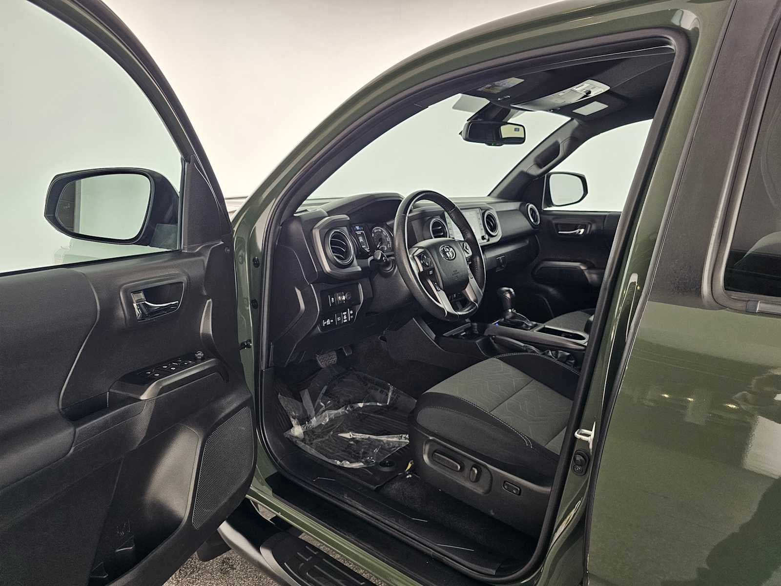 2022 Toyota Tacoma 4WD SR5