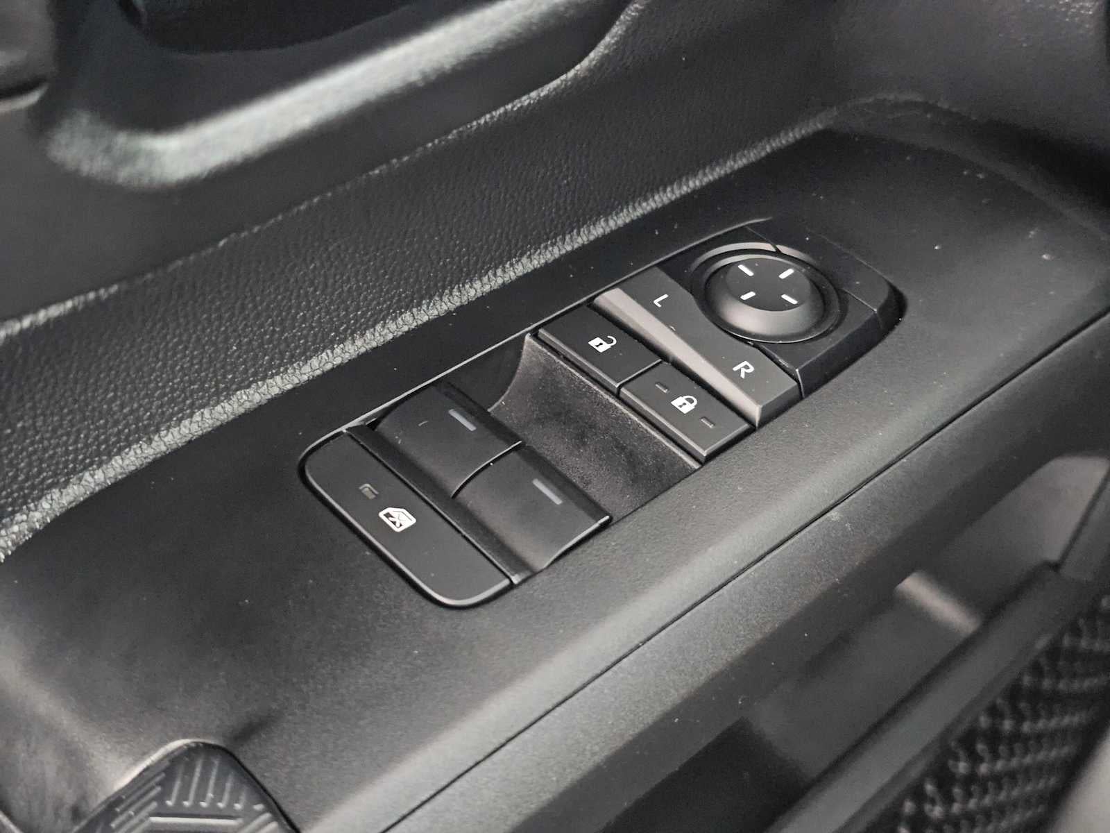 2025 Toyota Tacoma 2WD SR5