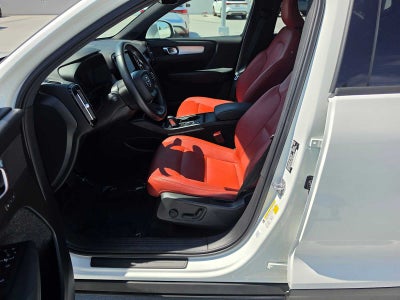 2019 Volvo XC40 Momentum