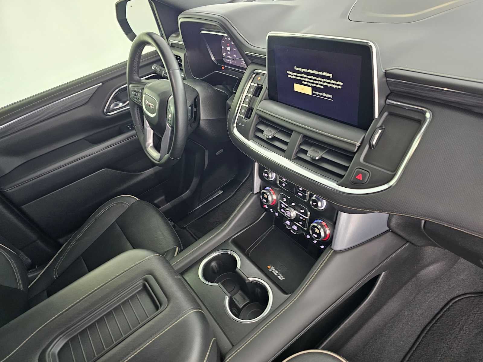 2023 GMC Yukon XL SLT