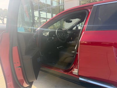 2025 Cadillac LYRIQ Luxury 3