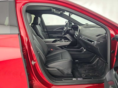 2025 Cadillac LYRIQ Luxury 3