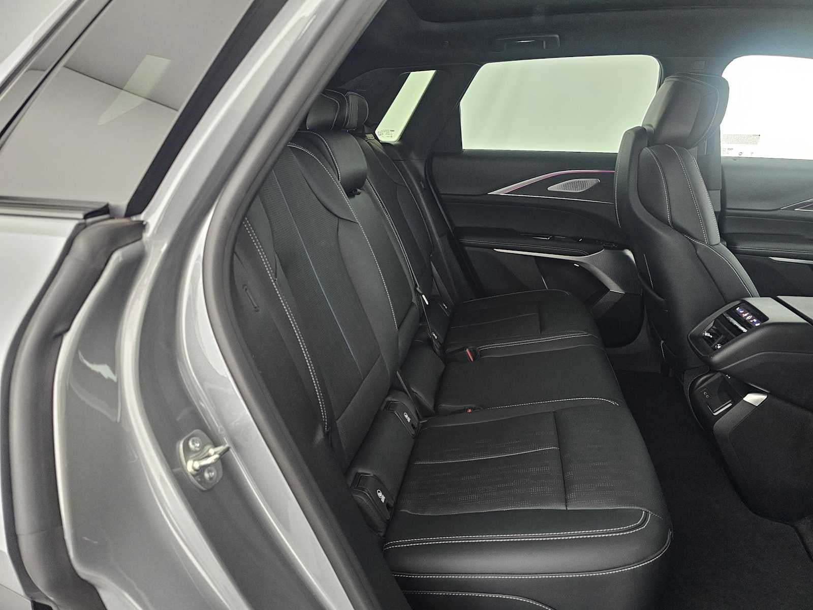 2024 Cadillac LYRIQ Sport 3