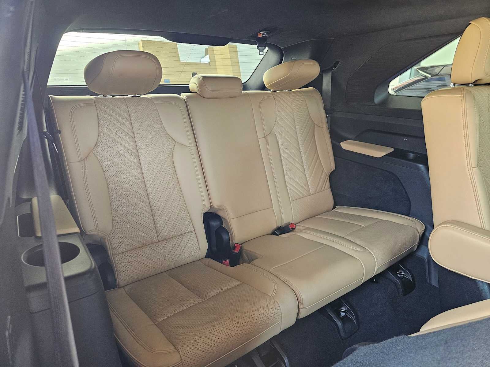 2025 Cadillac ESCALADE IQ Luxury 2
