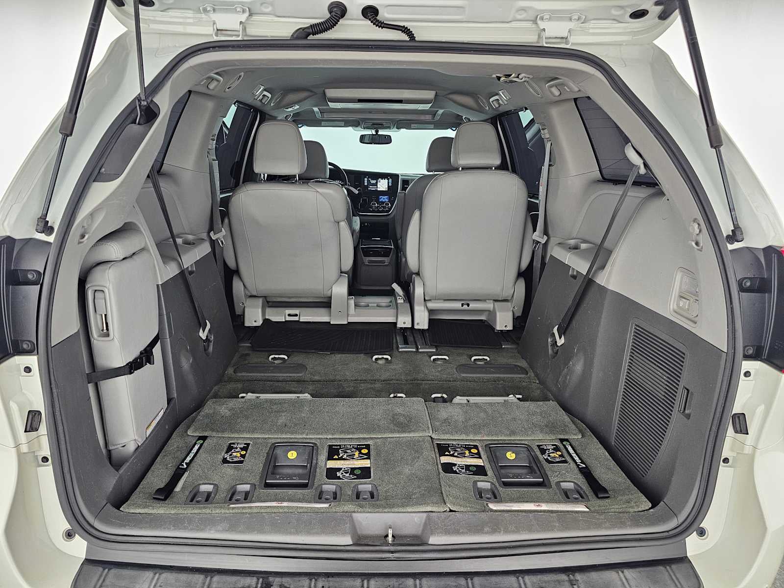 2017 Toyota Sienna XLE Auto Access Seat