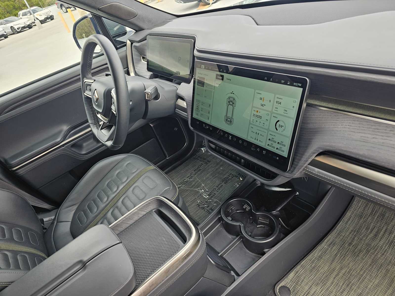 2023 RIVIAN R1S Adventure