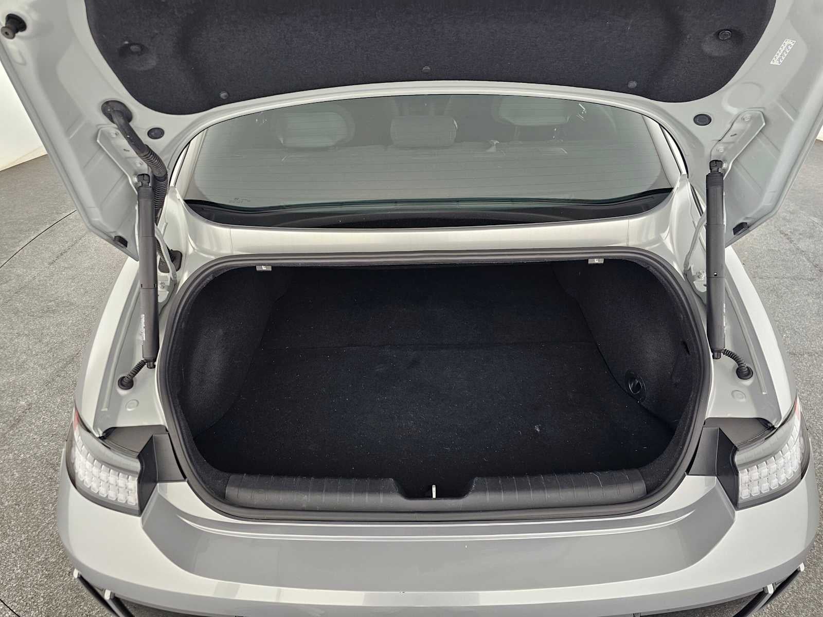 2024 Hyundai IONIQ 6 SE