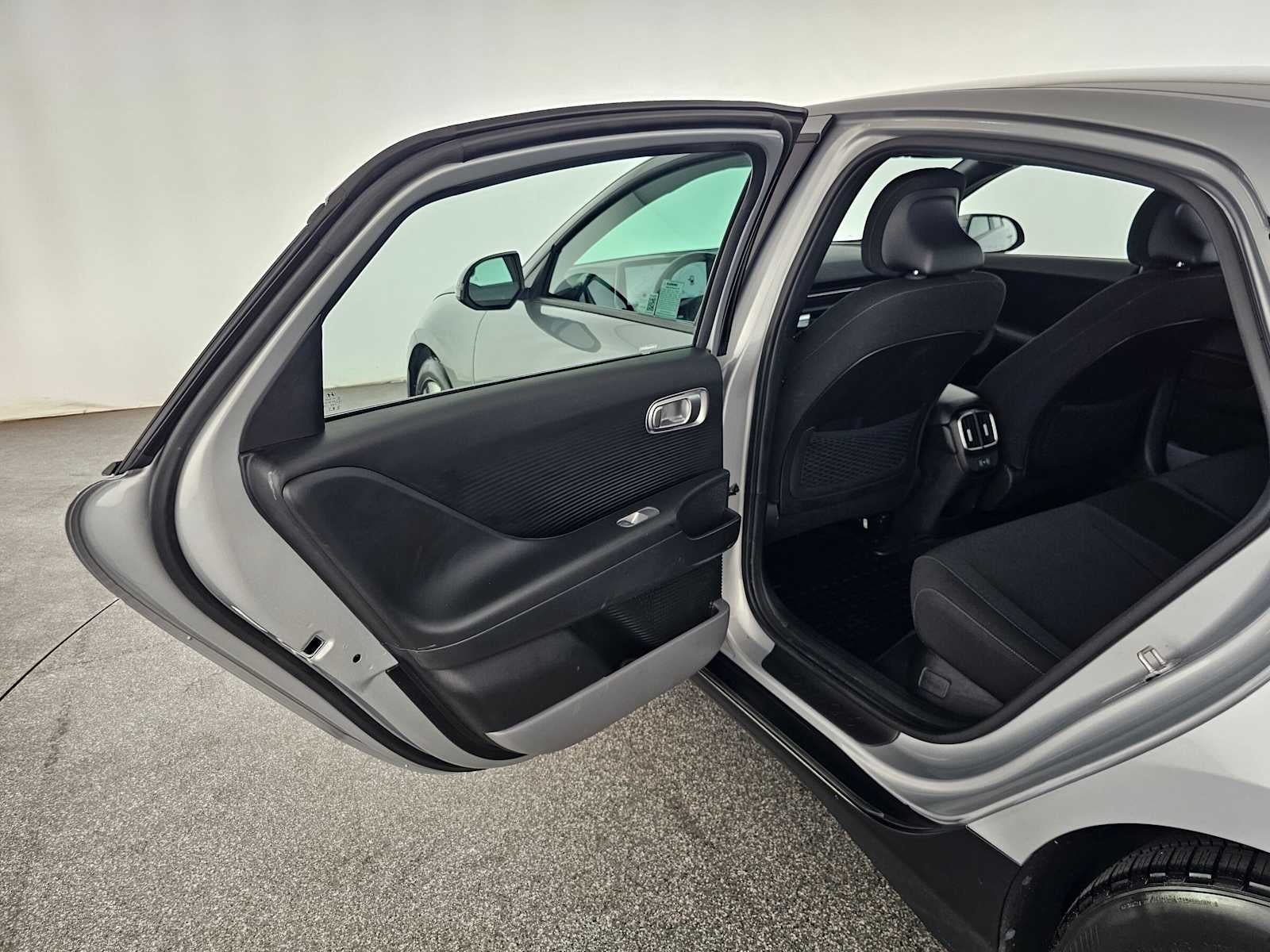 2024 Hyundai IONIQ 6 SE