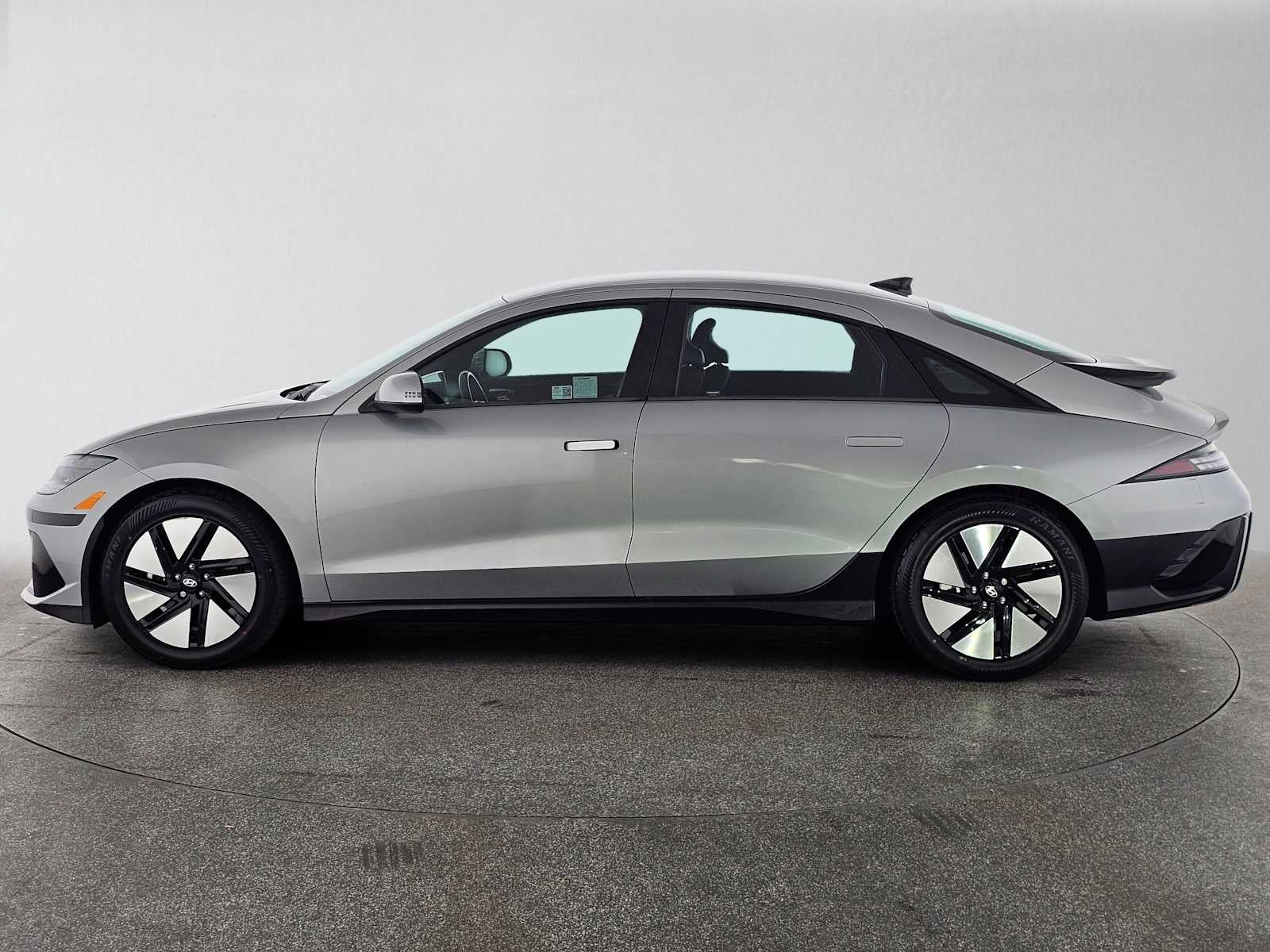 2024 Hyundai IONIQ 6 SE