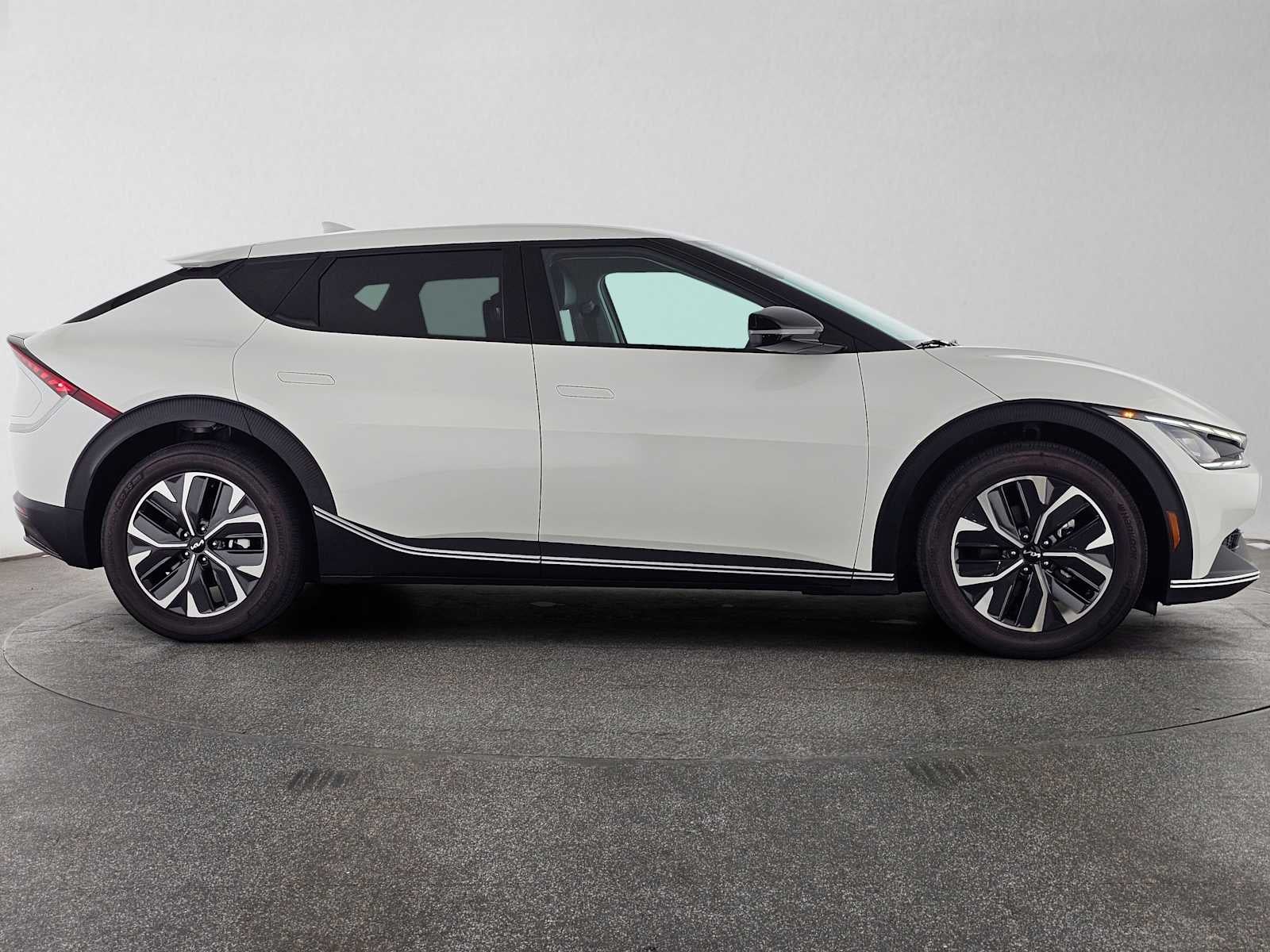 2024 Kia EV6 Light
