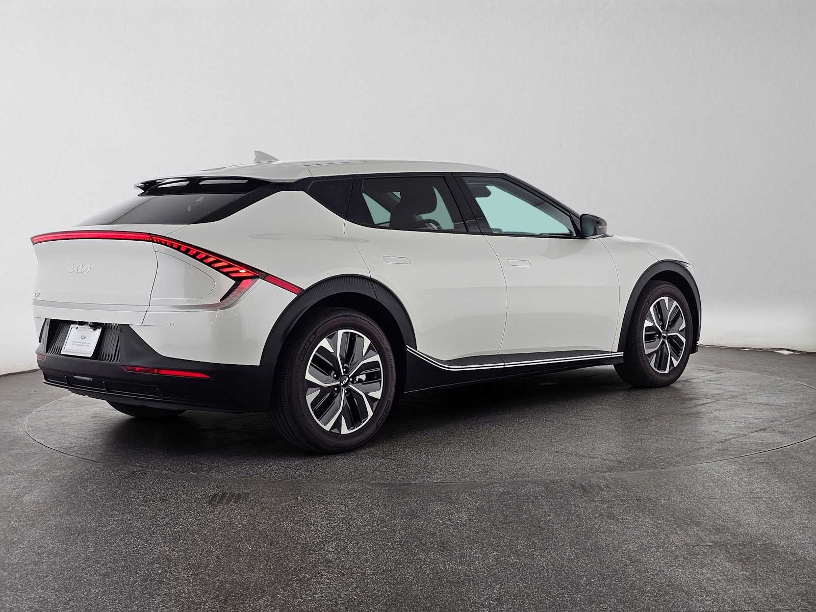 2024 Kia EV6 Light