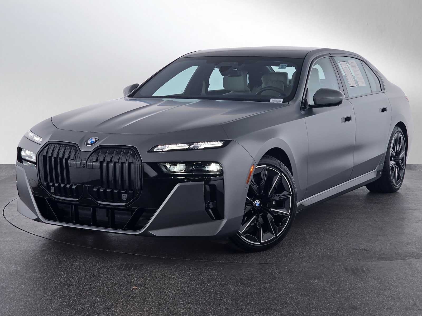 2023 BMW 7 Series 760i xDrive