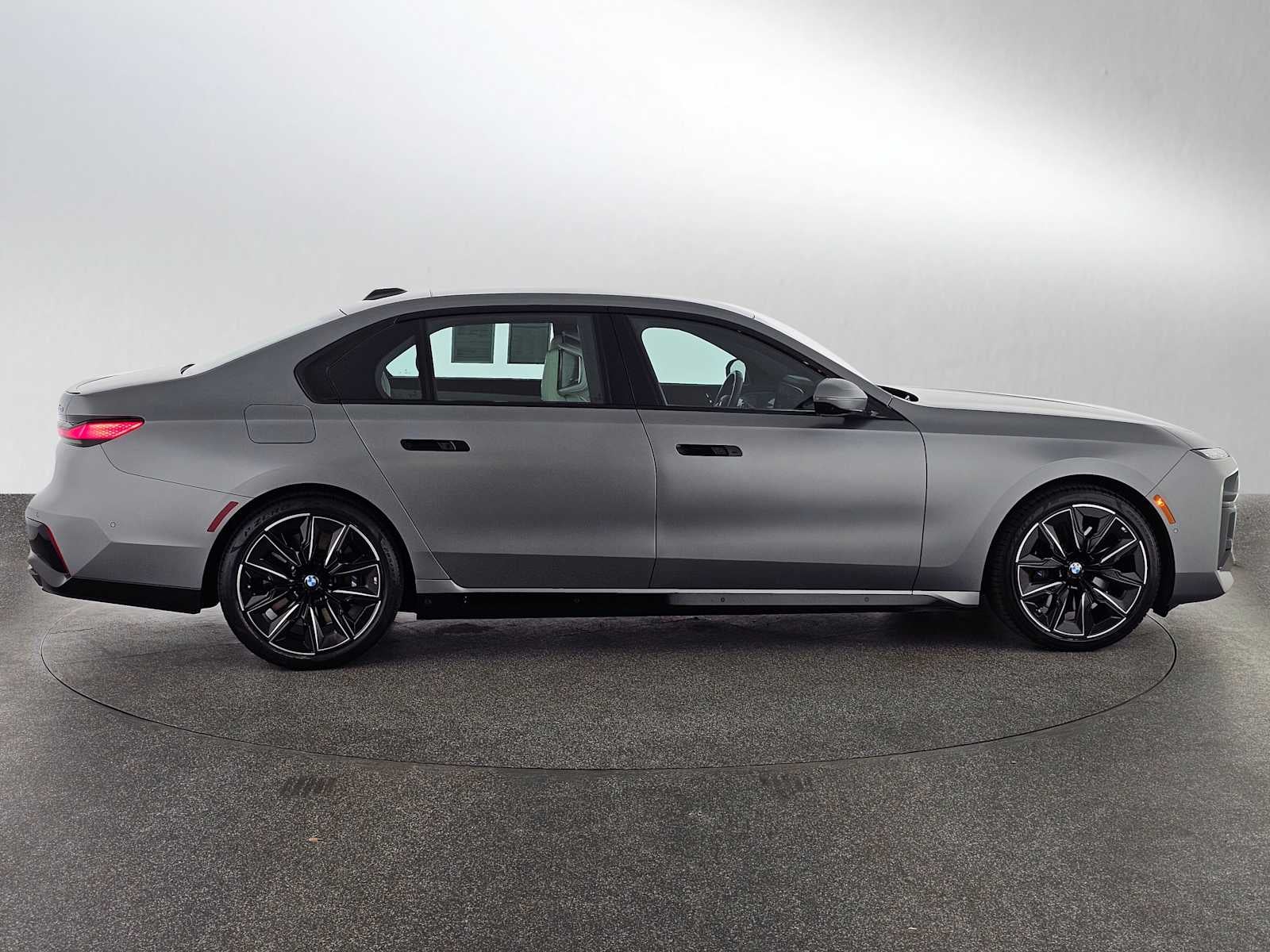 2023 BMW 7 Series 760i xDrive