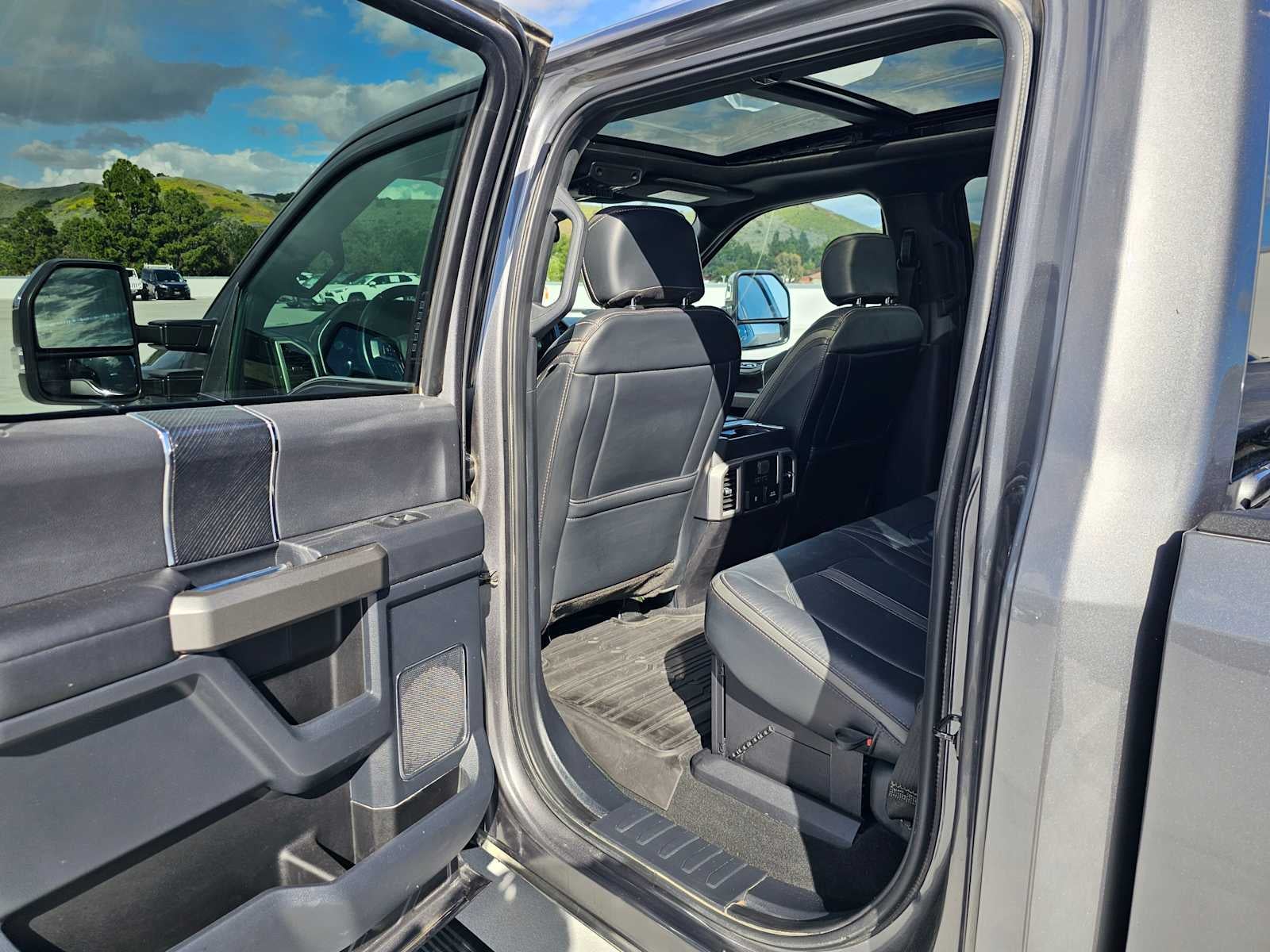 2022 Ford Super Duty F-350 SRW Pickup Platinum