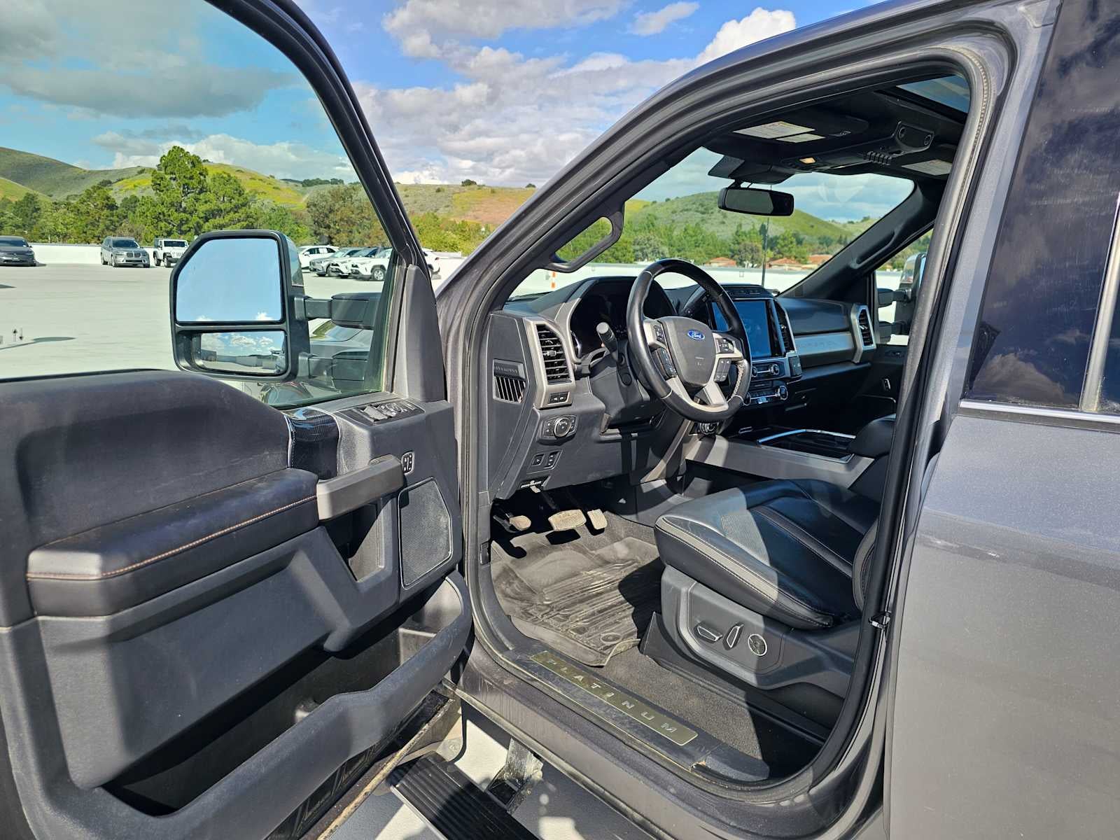 2022 Ford Super Duty F-350 SRW Pickup Platinum