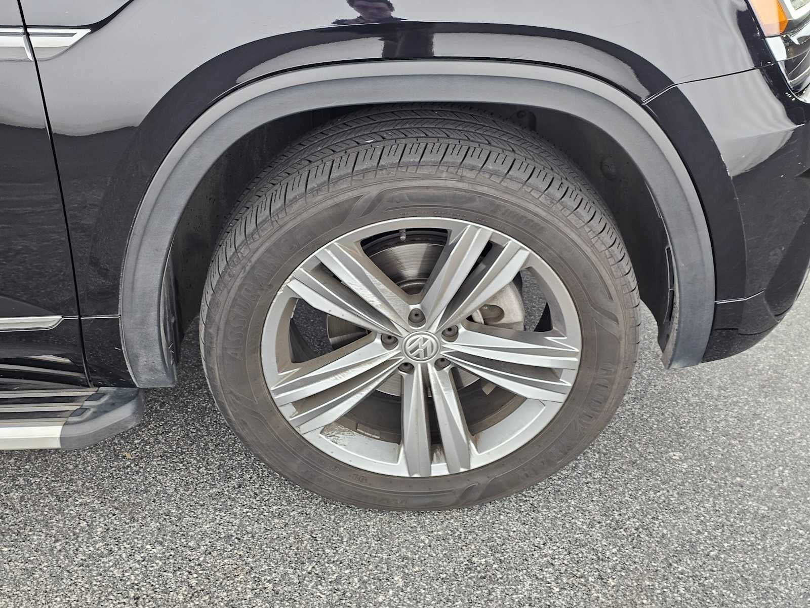 2019 Volkswagen Atlas 3.6L V6 SE w/Technology R-Line