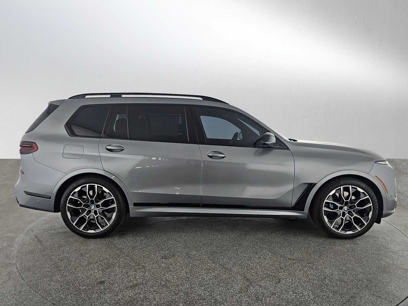 2024 BMW X7 M60i