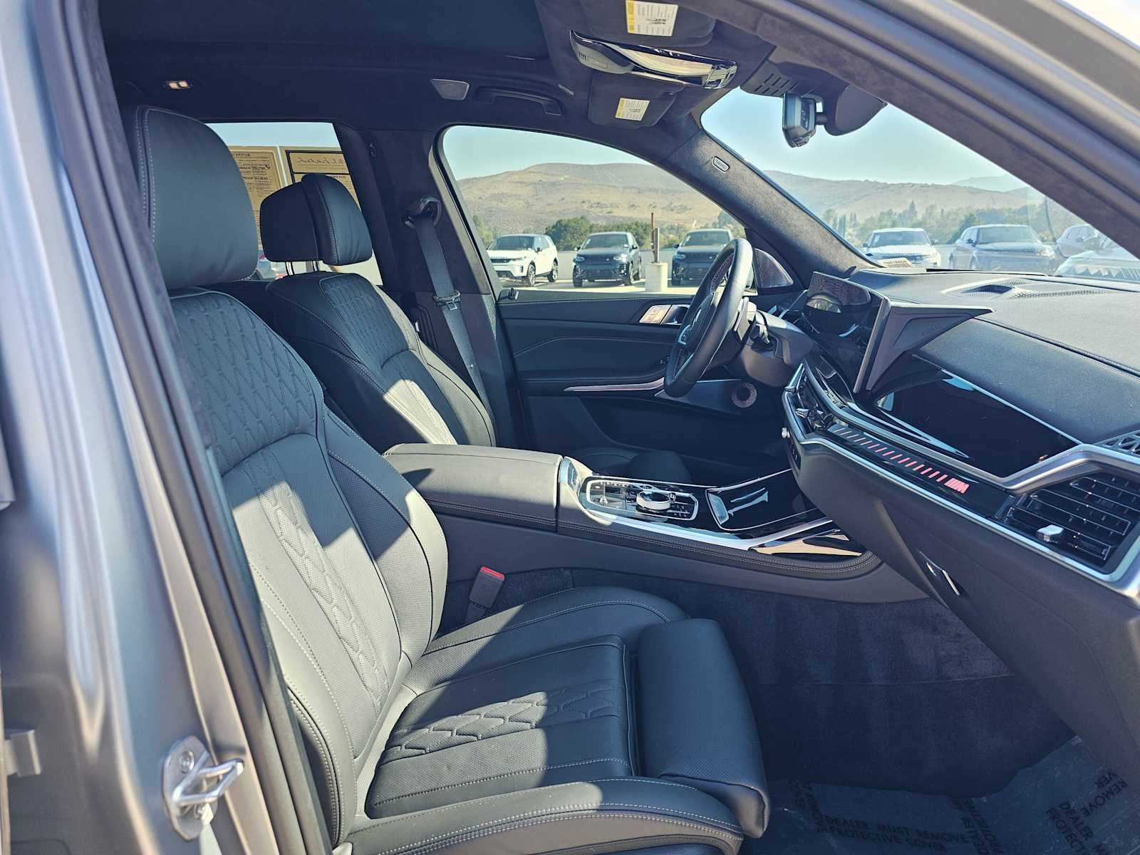 2026 BMW X7 M60i M60i