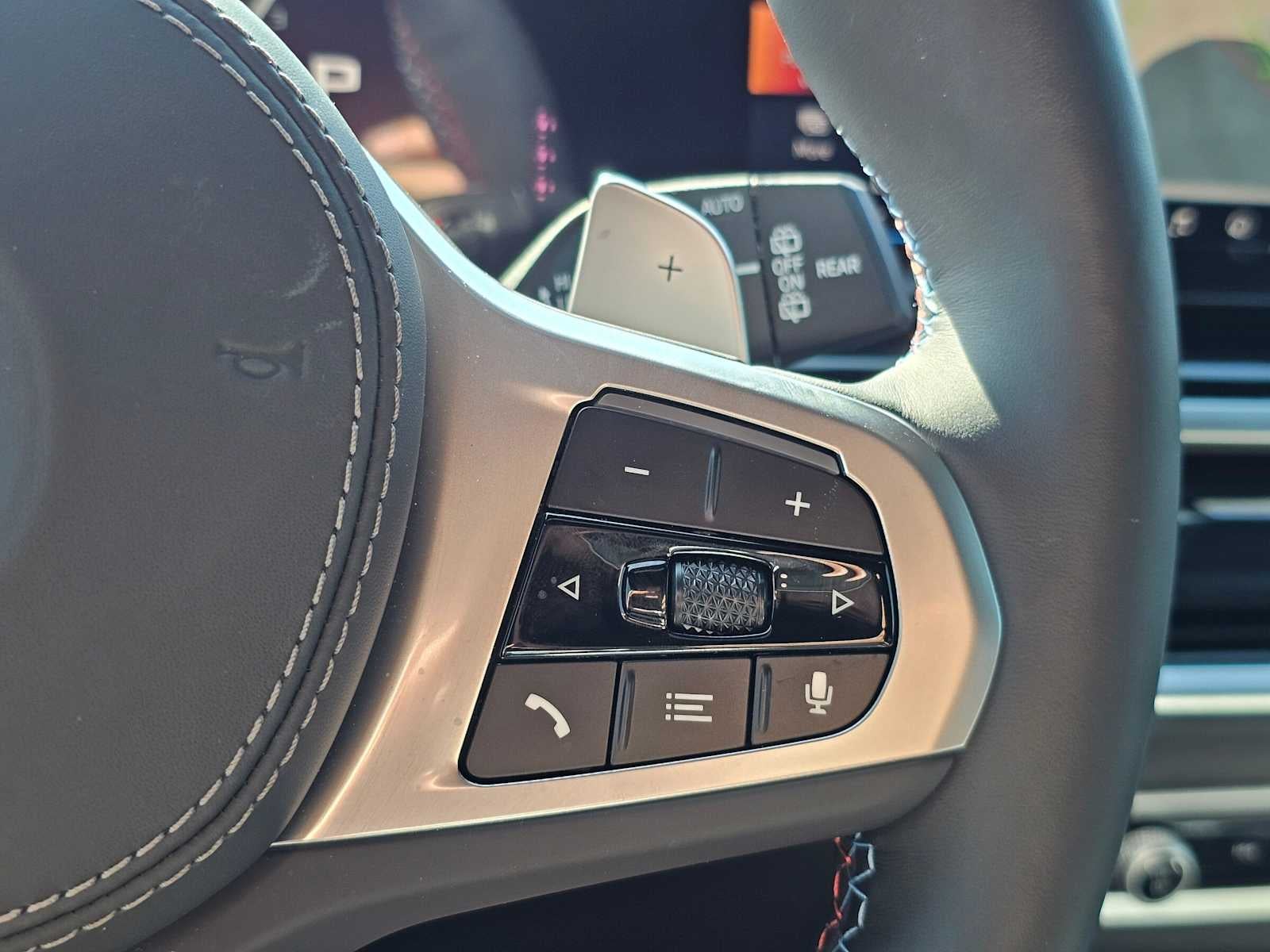 2026 BMW X7 M60i M60i