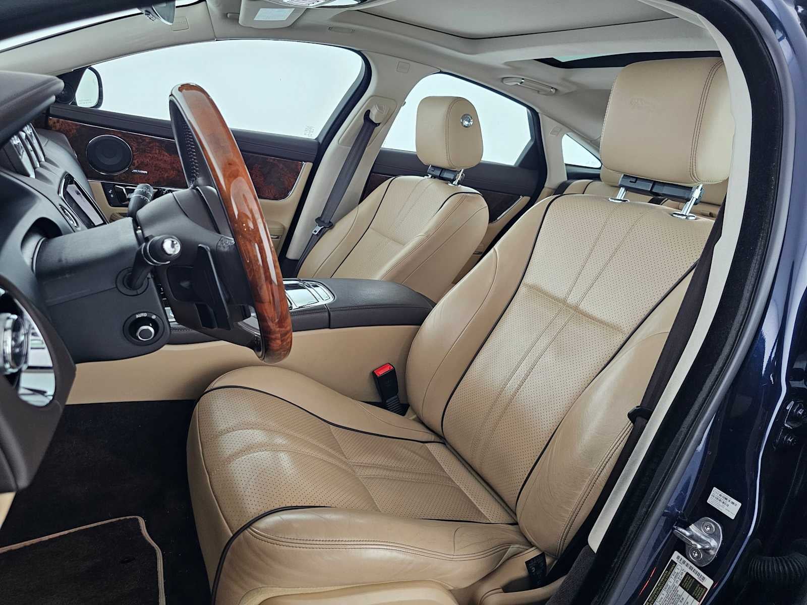 2019 Jaguar XJ XJ R-Sport