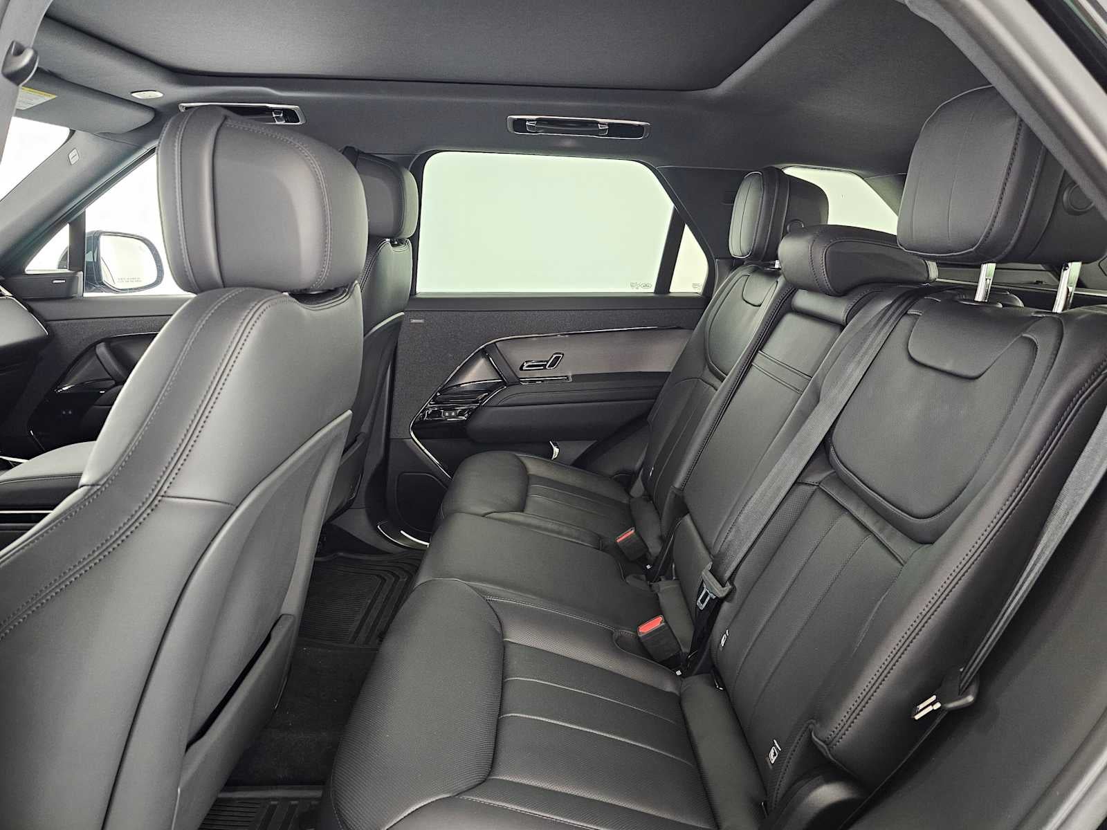 2026 Land Rover Range Rover Sport SE