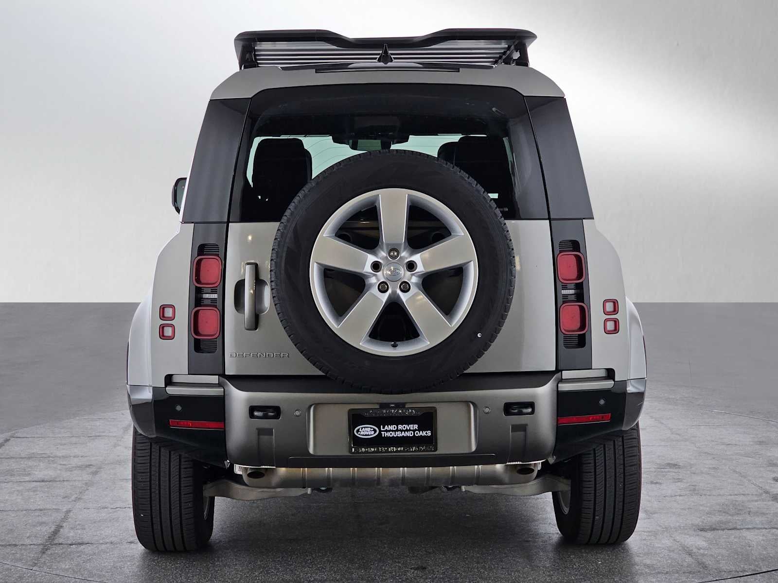 2025 Land Rover Defender X-Dynamic SE