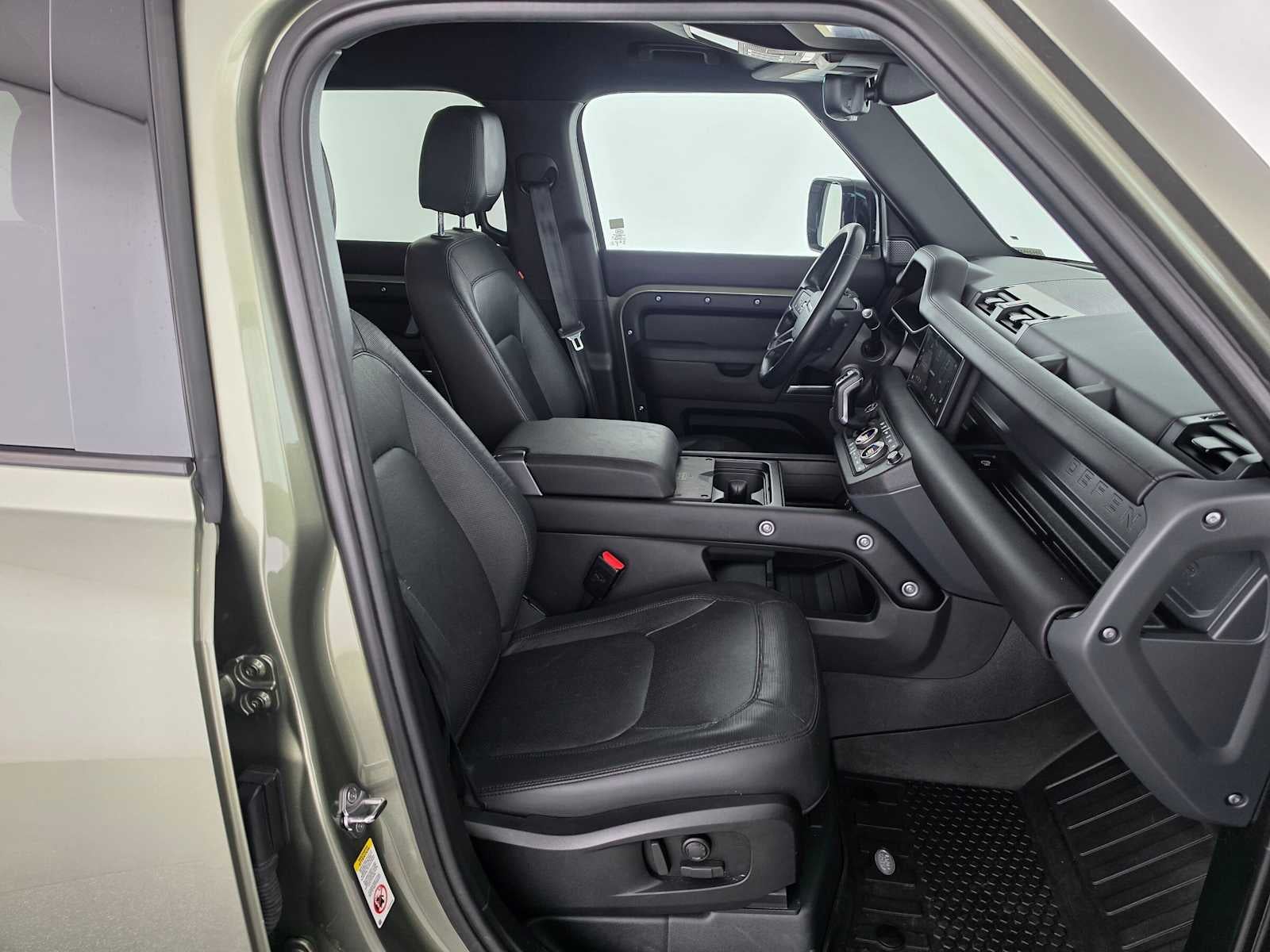 2024 Land Rover Defender X-Dynamic SE