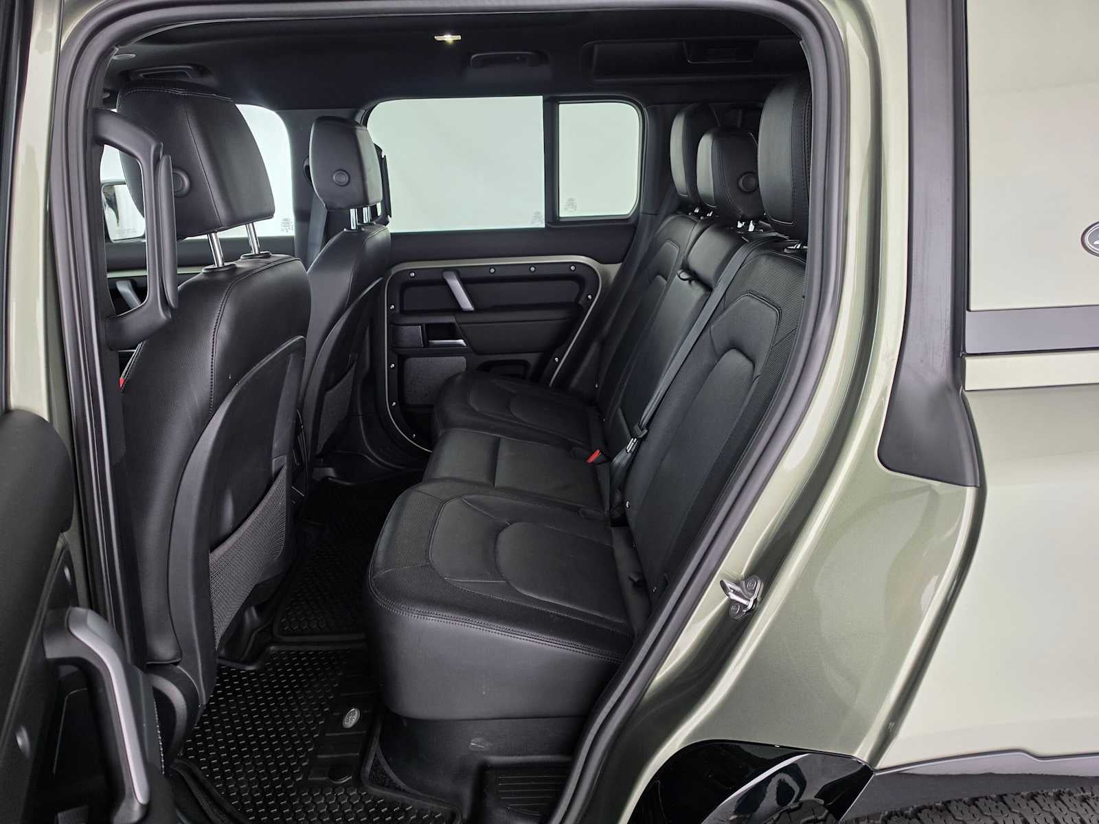 2024 Land Rover Defender X-Dynamic SE