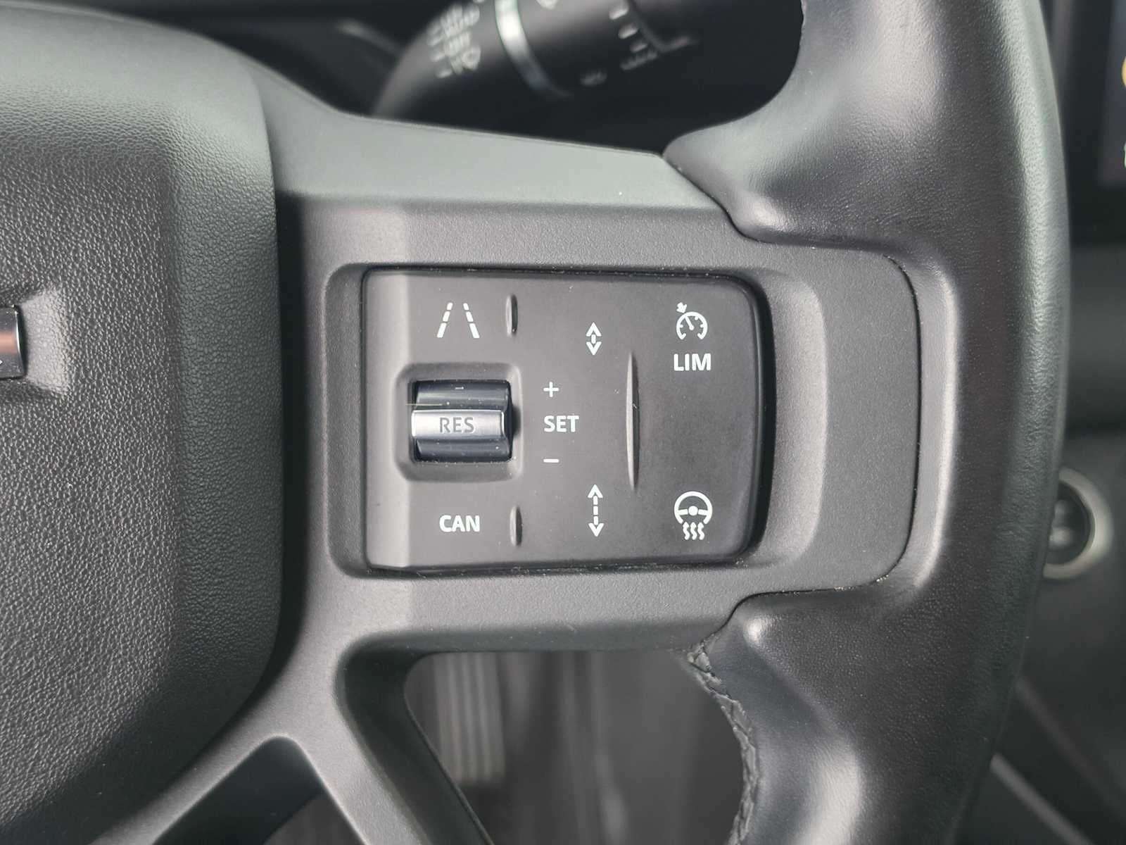2024 Land Rover Defender X-Dynamic SE