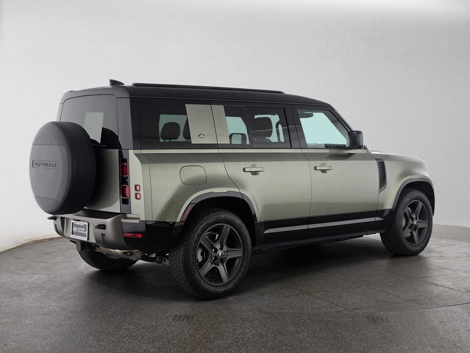 2024 Land Rover Defender X-Dynamic SE