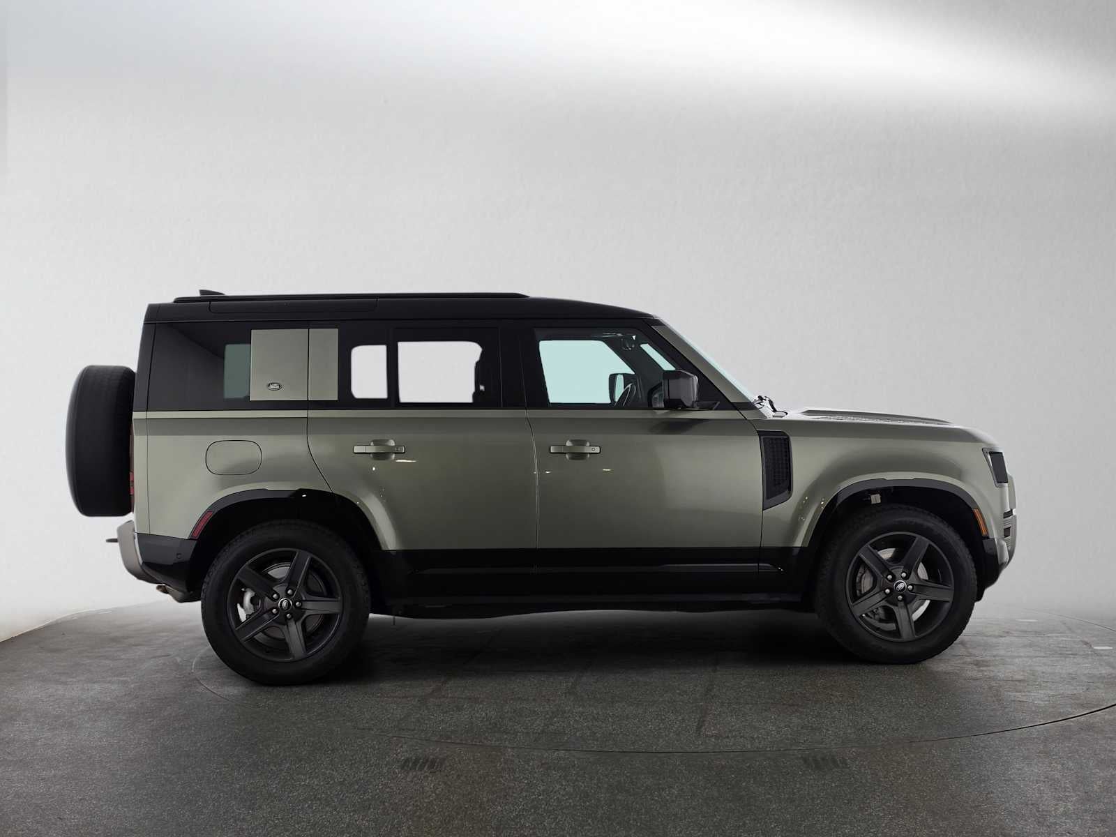 2024 Land Rover Defender X-Dynamic SE