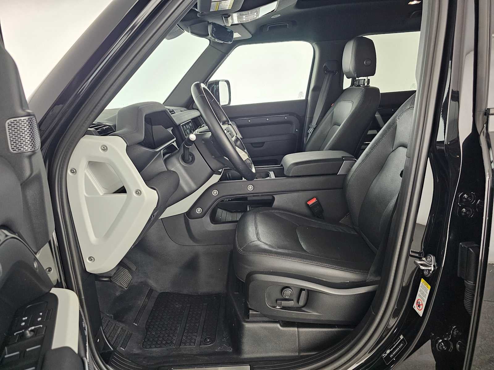 2024 Land Rover Defender X-Dynamic SE