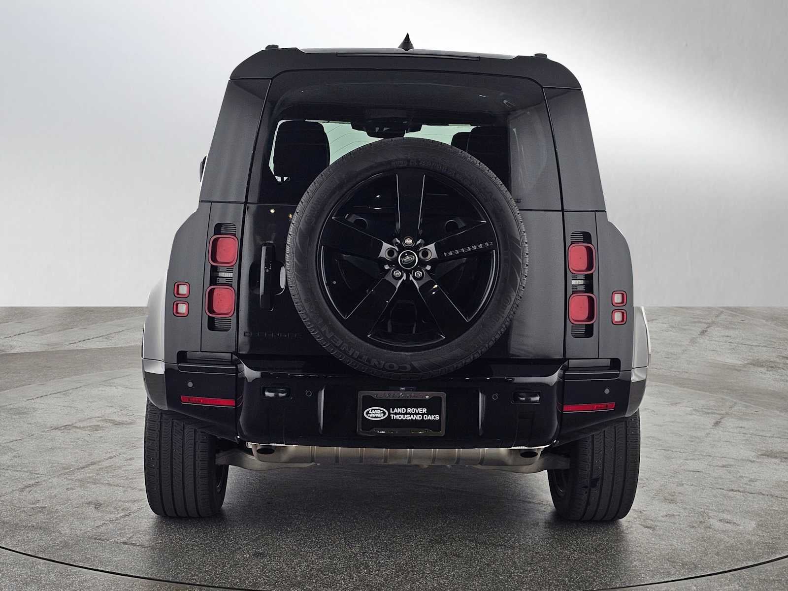 2024 Land Rover Defender X-Dynamic SE