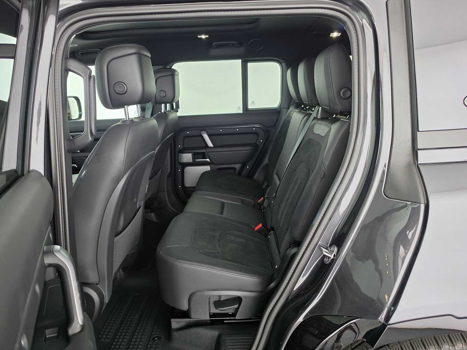 2024 Land Rover Defender V8