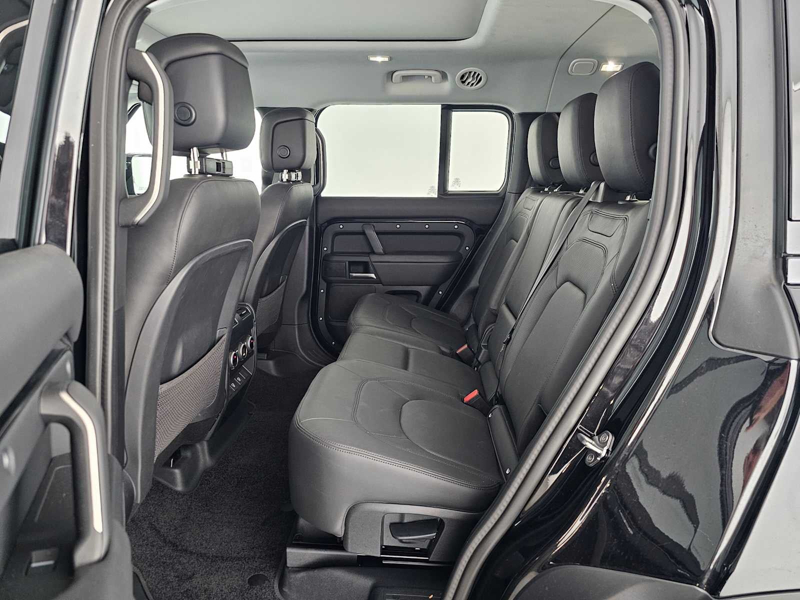 2025 Land Rover Defender S