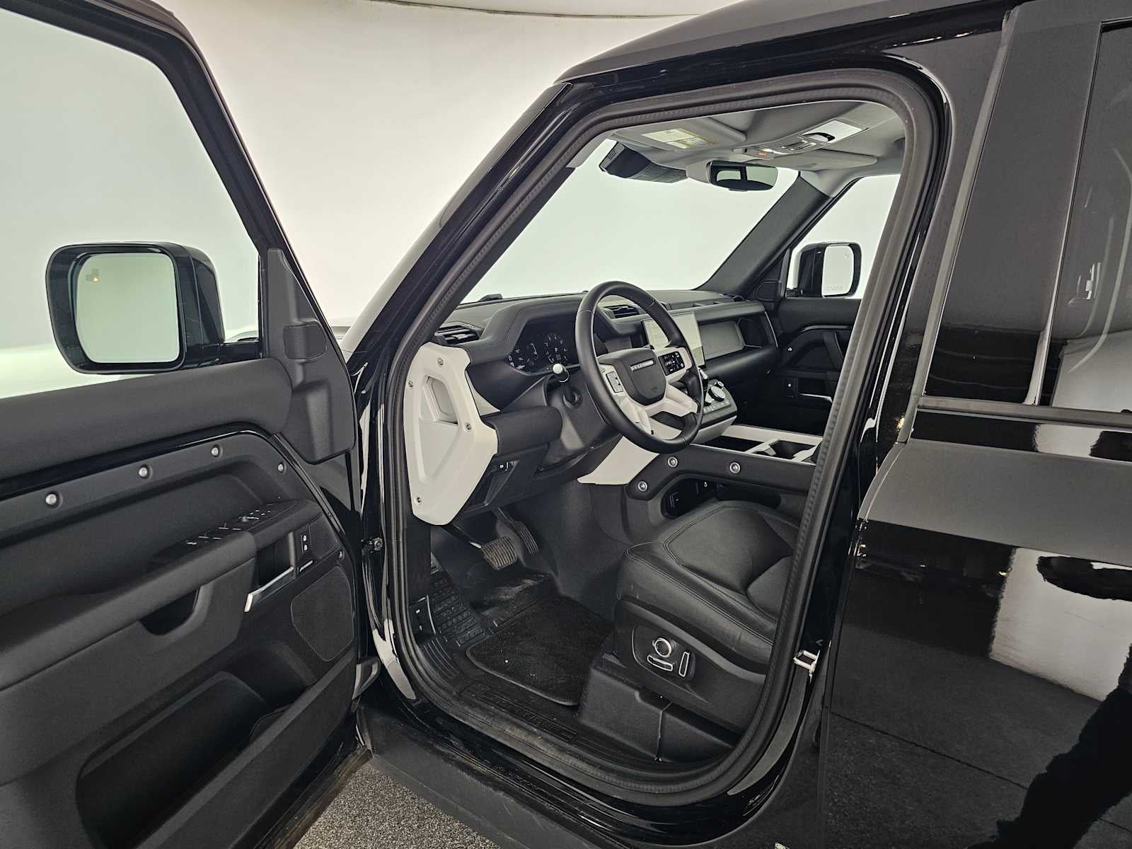 2025 Land Rover Defender S