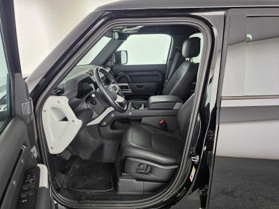 2024 Land Rover Defender SE