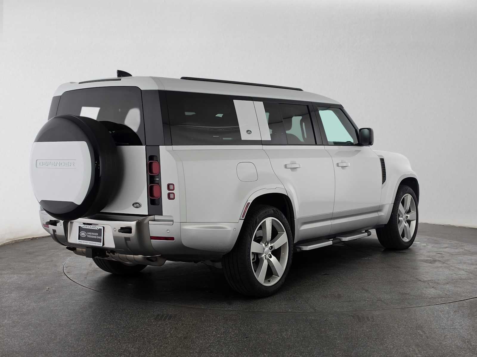 2023 Land Rover Defender First Edition