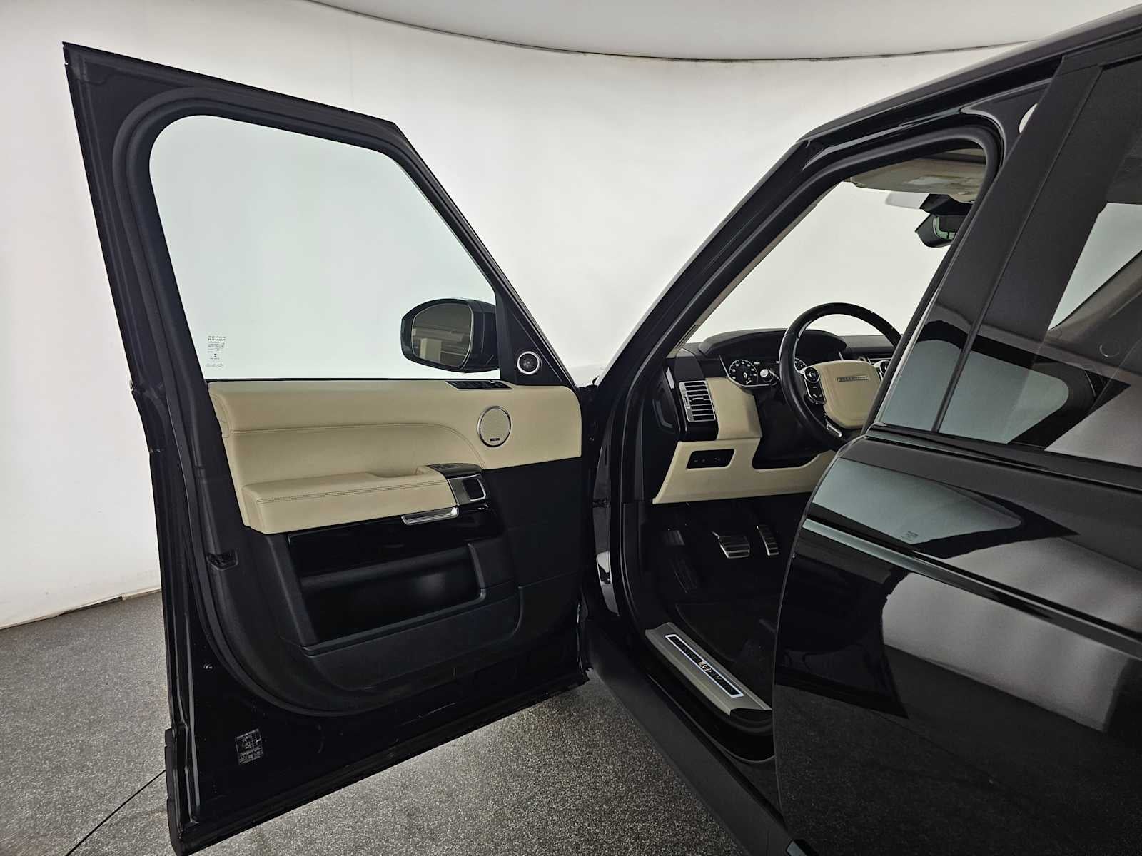 2017 Land Rover Range Rover V8 Supercharged LWB