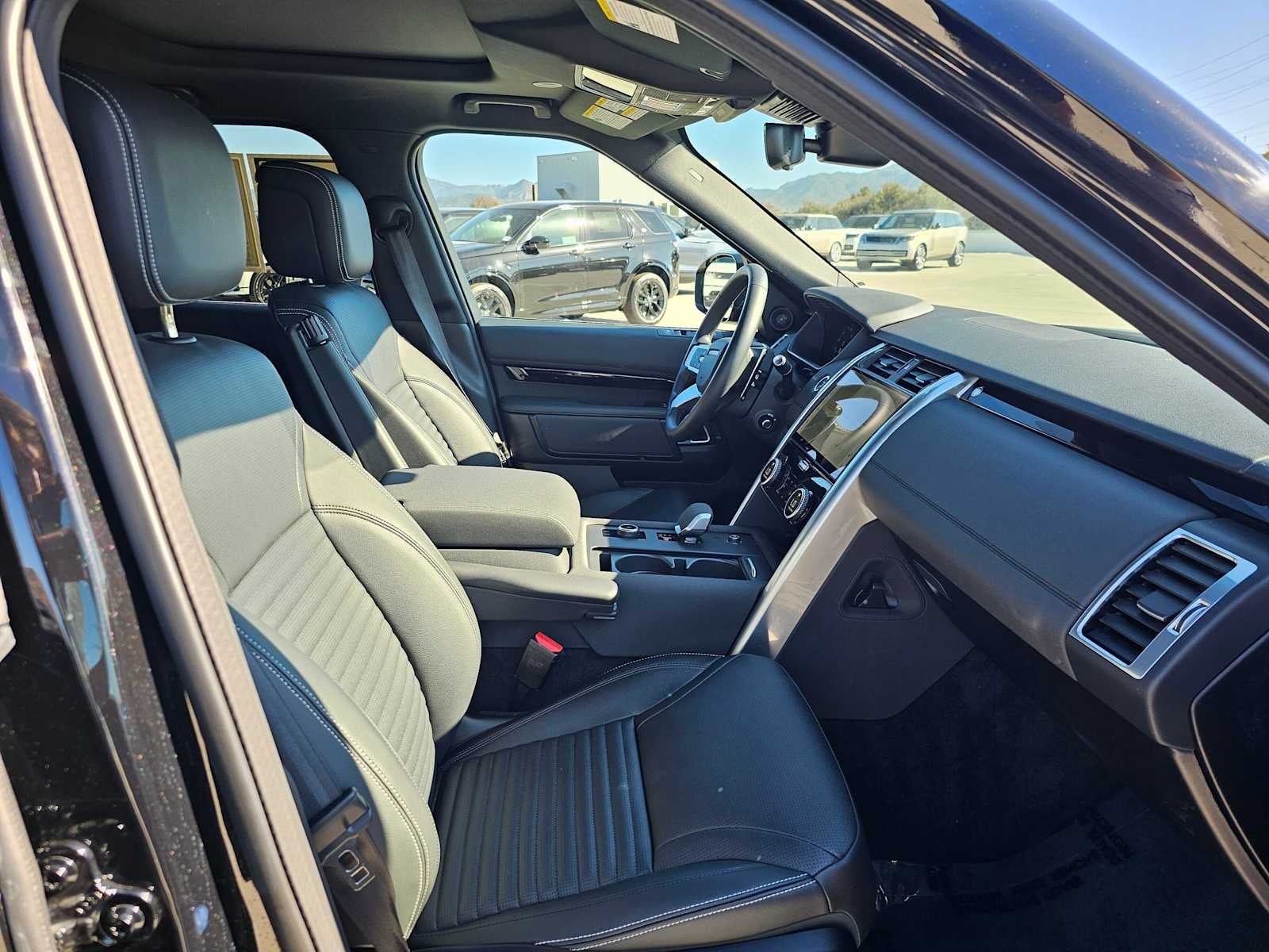 2025 Land Rover Discovery S