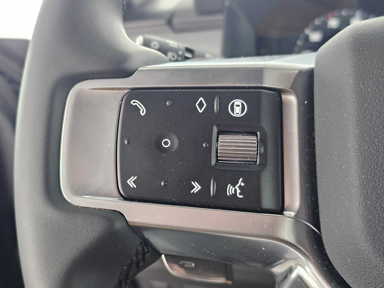 2025 Land Rover Discovery Dynamic SE