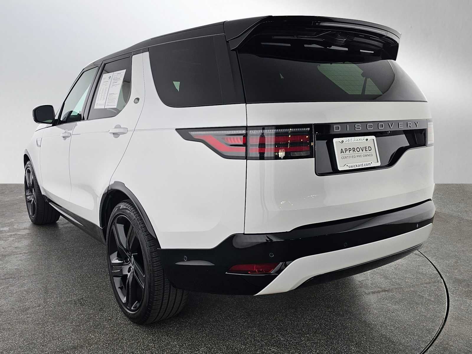 2024 Land Rover Discovery Dynamic SE