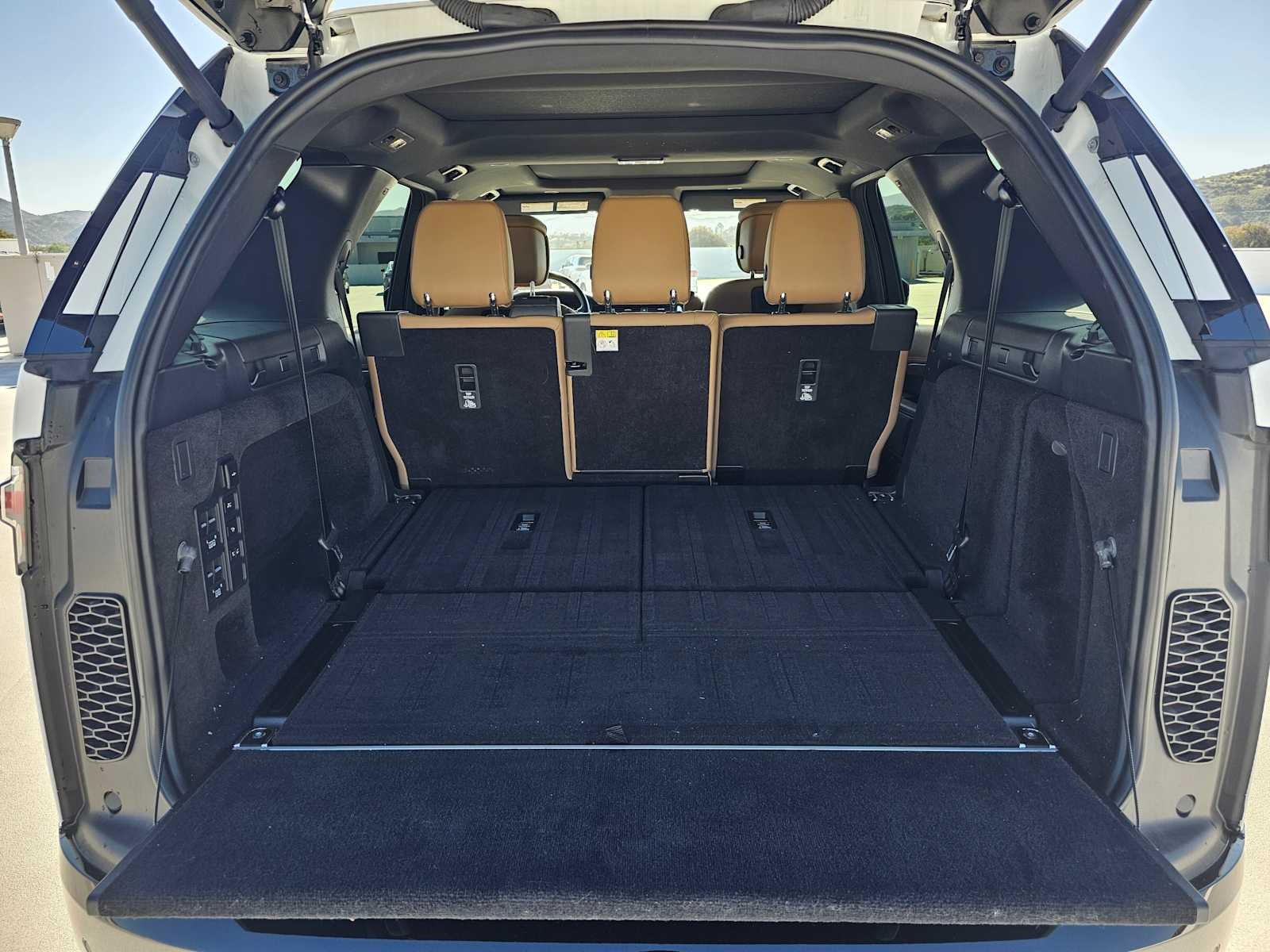 2023 Land Rover Discovery HSE R-Dynamic