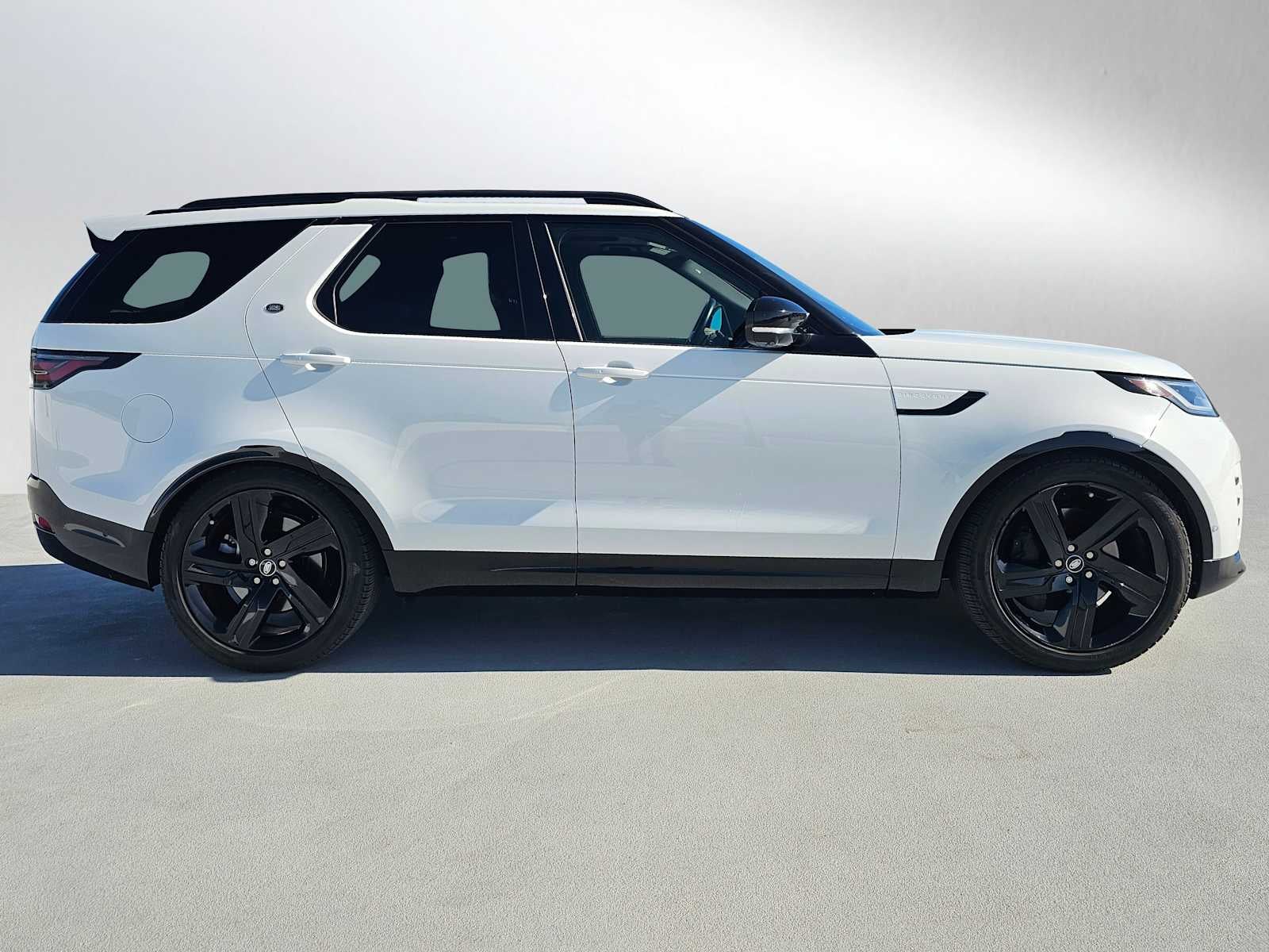 2023 Land Rover Discovery HSE R-Dynamic